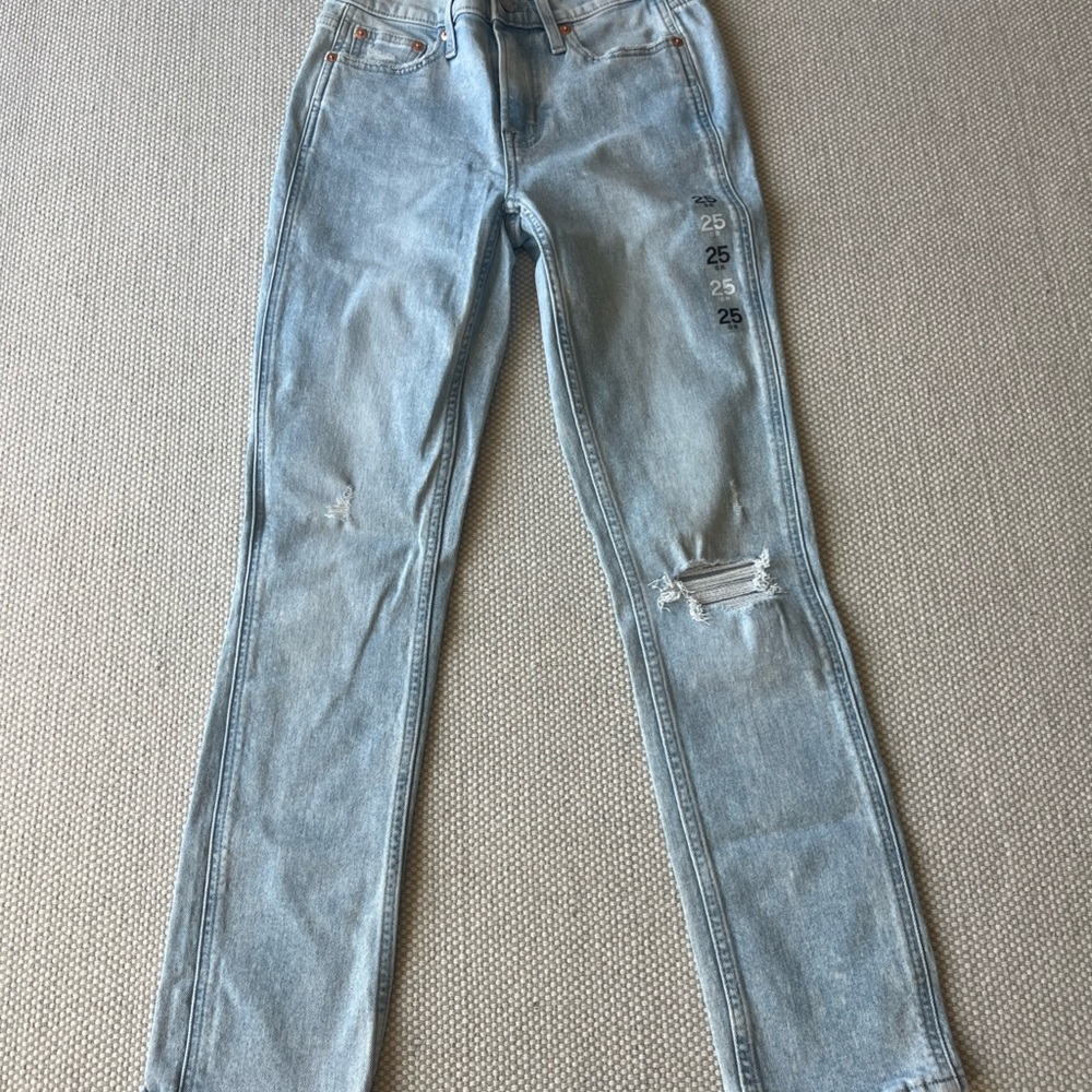 NWOT GAP Vintage Slim Mid Rise 25/O R